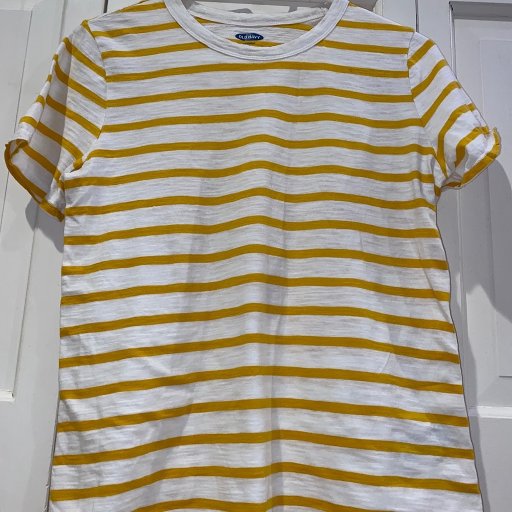 old navy mustard yellow t shirt